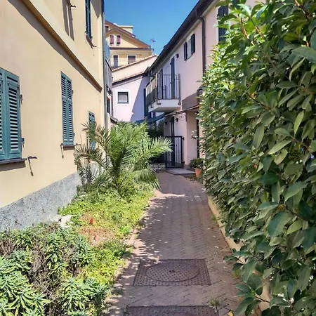 Casa A 300m Dal Mare Con Posto Auto Apartman