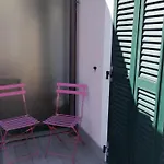 Casa A 300m Dal Mare Con Posto Auto 因佩里亚
